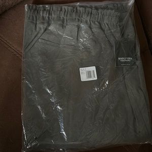 NWT Vera Wang Simply Vera plus size Women’s shorts never opened